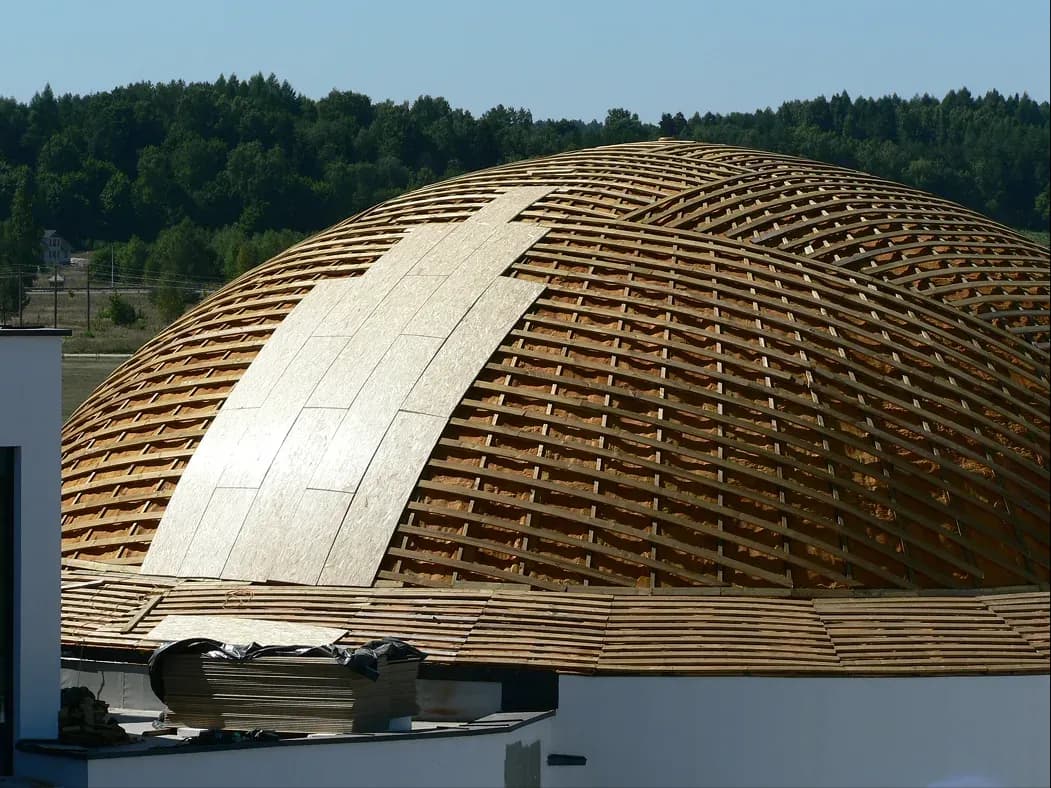 Stogų darbai — kupolinio stogo renovacija
