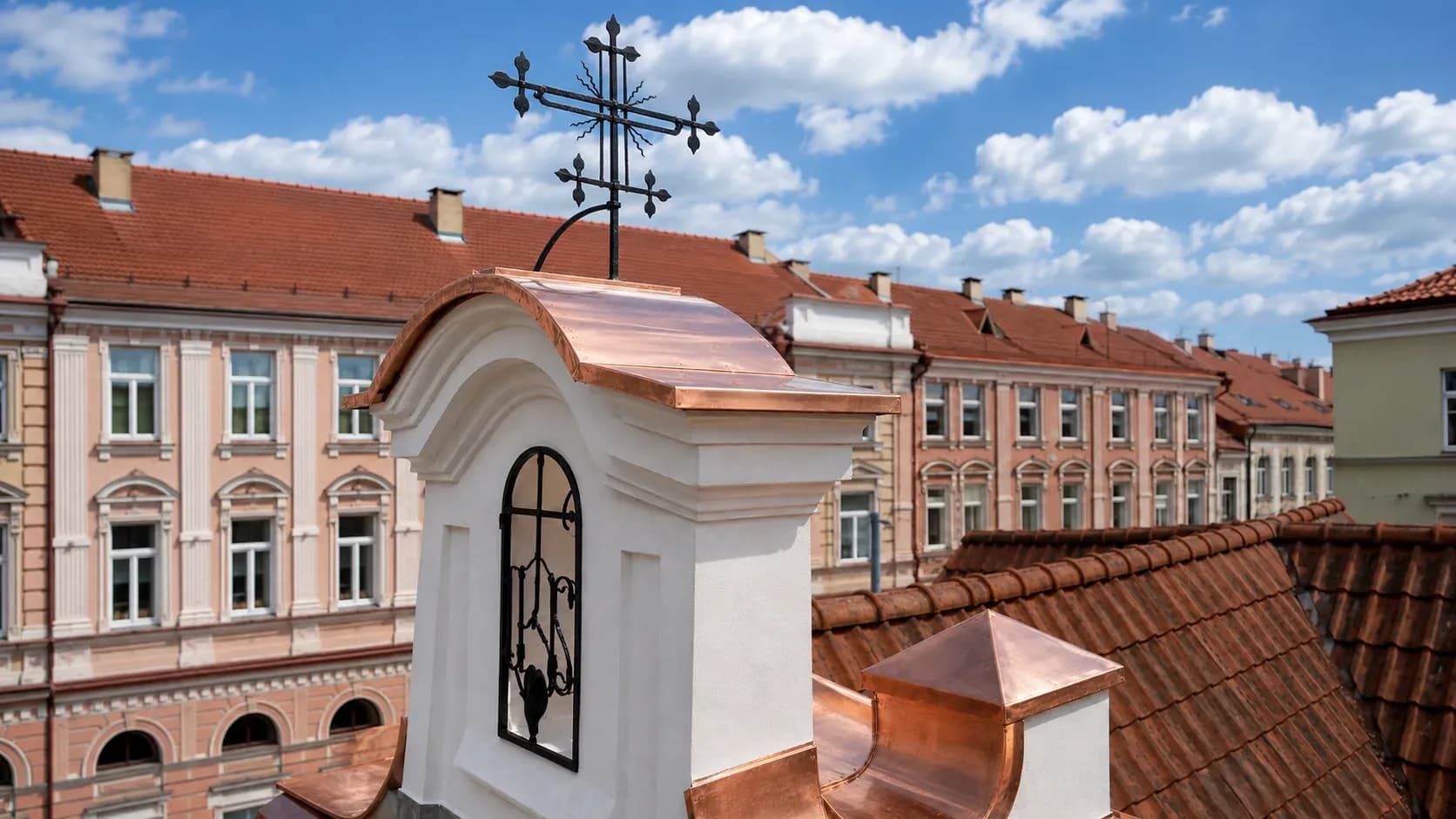 Vilniaus senamiesčio koplyčios skardintas stogas